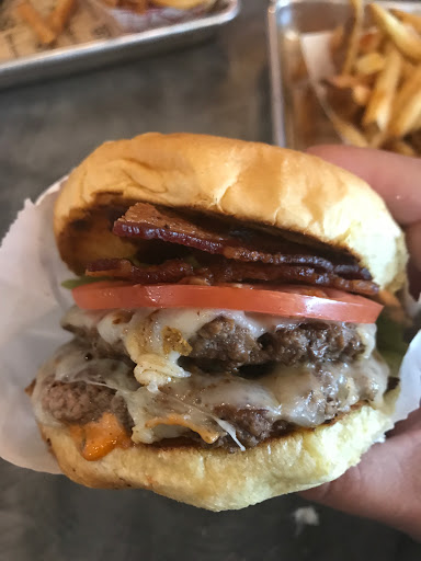 Hamburger Restaurant «BurgerFi», reviews and photos, 16441 Corporate Commerce Way #102, Fort Myers, FL 33913, USA