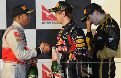 подиум Альберт-Парка и фэйспалмящий Виталий Петров на Гран-при Австралии 2011