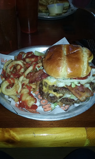 American Restaurant «Hooters», reviews and photos, 3151 N Rock Rd, Wichita, KS 67226, USA