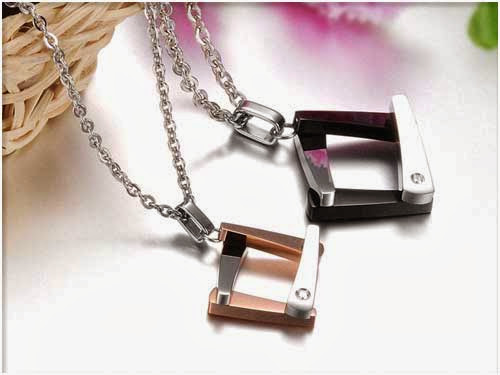 kalung couple bentuk hati romancouple