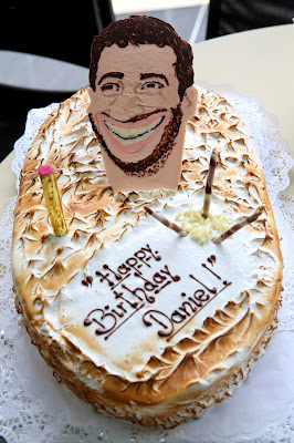 торт на день рождения Даниэля Риккардо с головой пилота на Гран-при Великобритании 2014