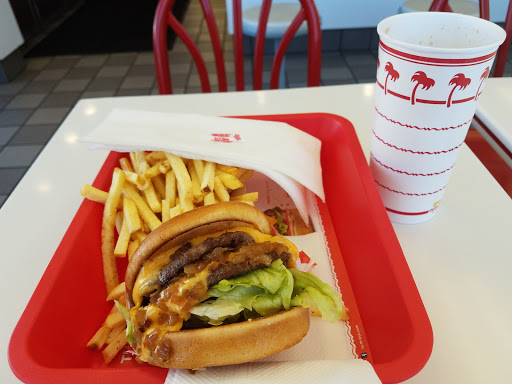 Hamburger Restaurant «In-N-Out Burger», reviews and photos, 10309 Fairway Dr, Roseville, CA 95678, USA