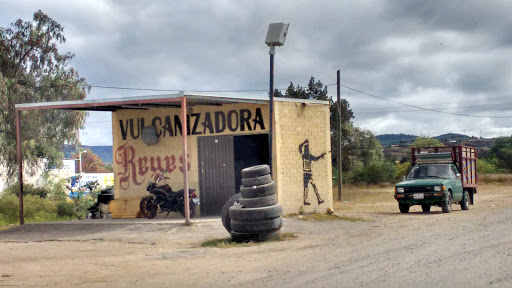 Vulcanizadora reyes, Supercarretera 120, Valle Encantado, Asunción Nochixtlán, Oax., México, Mantenimiento y reparación de vehículos | OAX