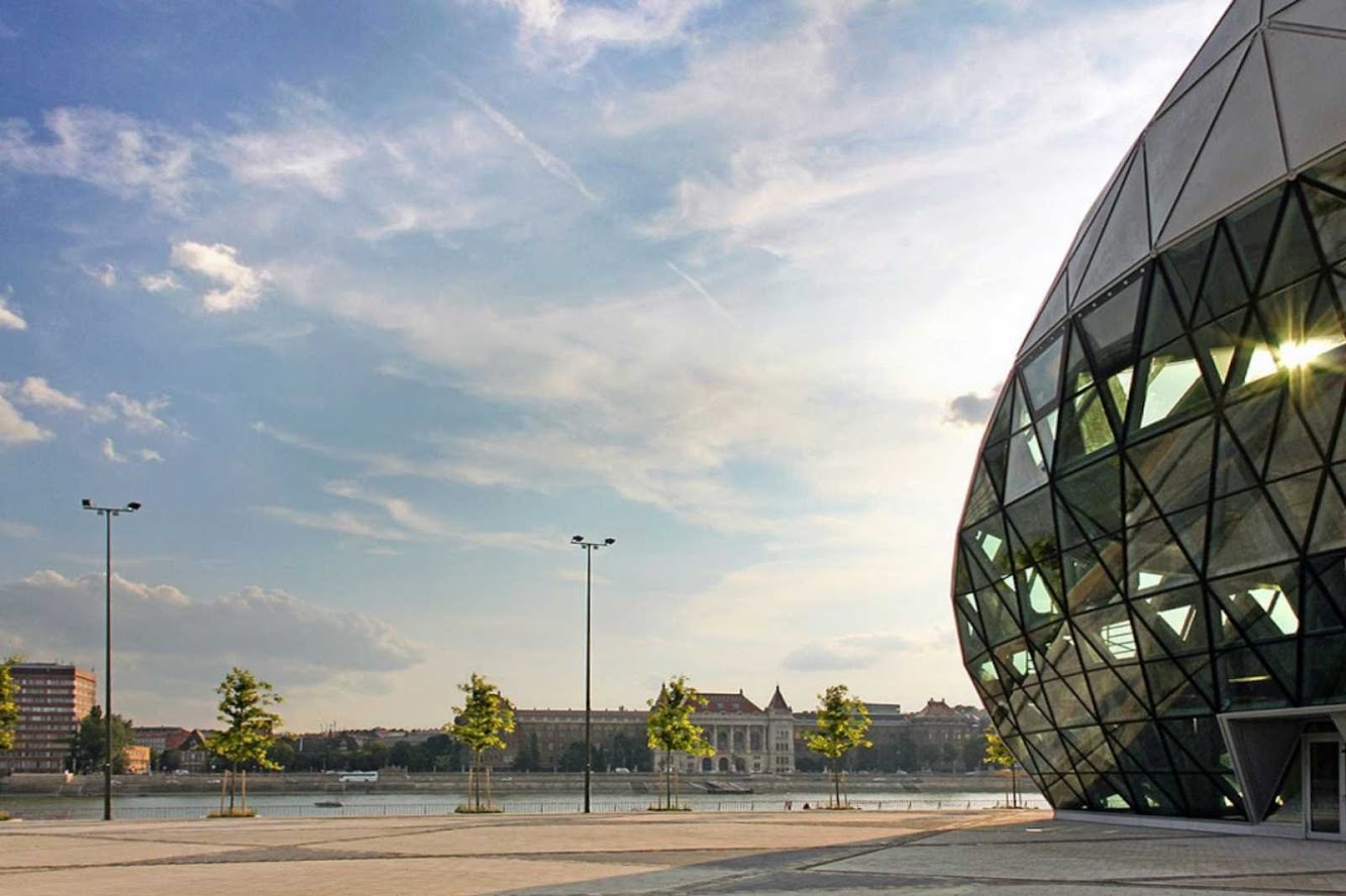 Central European Time by Onl