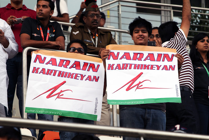 болельщики Нараина Картикеяна на Гран-при Индии 2011
