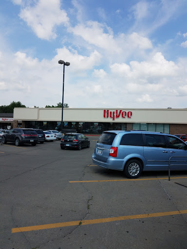 Supermarket «Hy-Vee», reviews and photos, 809 W Rock Island St, Knoxville, IA 50138, USA