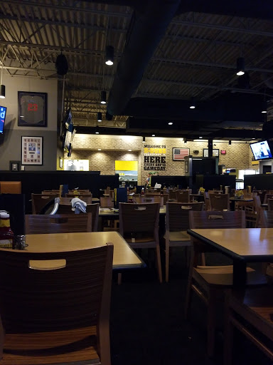 Chicken Wings Restaurant «Buffalo Wild Wings», reviews and photos, 20596 South La Grange Road, Frankfort, IL 60423, USA