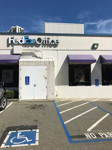 Print Shop «FedEx Office Print & Ship Center», reviews and photos, 5895 Christie Ave, Emeryville, CA 94608, USA