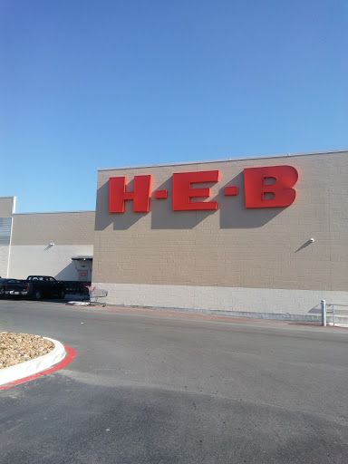 Grocery Store «H-E-B», reviews and photos, 1368 E Court St, Seguin, TX 78155, USA