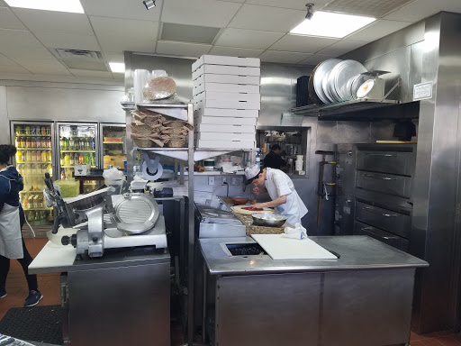 Pizza Restaurant «Francescas», reviews and photos, 62 Mc Whorter St, Newark, NJ 07105, USA