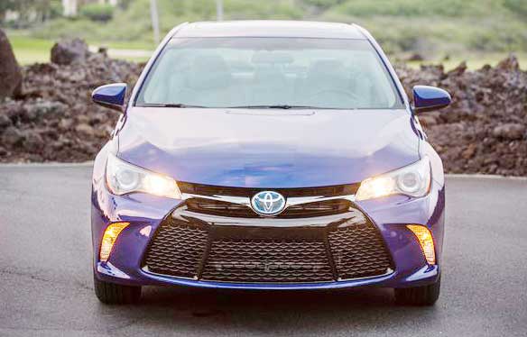 2016 Toyota Camry Hybrid review (excellent ride quality)