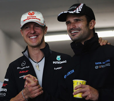 Михаэль Шумахер и Витантонио Льюцци на Гран-при Венгрии 2011