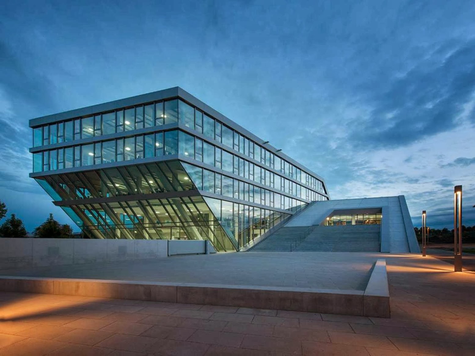 Hahn Kolb Headquarters by Sigrid Hintersteininger architects