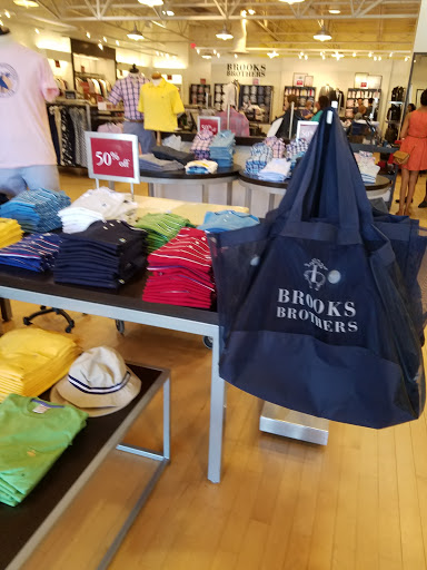 Clothing Store «Brooks Brothers Factory Outlet», reviews and photos, 820 W Stacy Rd, Allen, TX 75013, USA