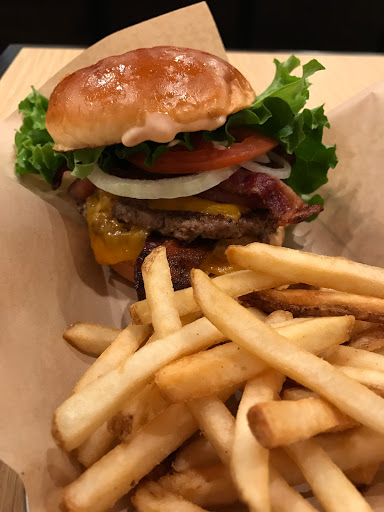 Hamburger Restaurant «Johnny Rockets», reviews and photos, 2621 Palisades Center Dr, West Nyack, NY 10994, USA