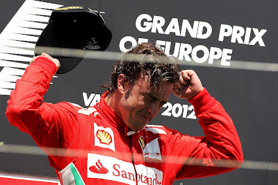 Фернандо Алонсо в слезах на подиуме Гран-при Европы 2012