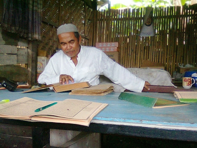 annangguru pengajar kajian kitab kuning di pambusuang annangguru pengajar kajian kitab kuning di pambusuang