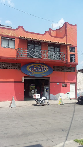 Yeah!, Padre Guevara 35, Zona Centro, 36900 Pénjamo, Gto., México, Tienda de ultramarinos | GTO