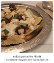 Selbstgemachte Manti - türkische Ravioli mit Salbeibutter Selbstgemachte Manti - türkische Ravioli mit Salbeibutter