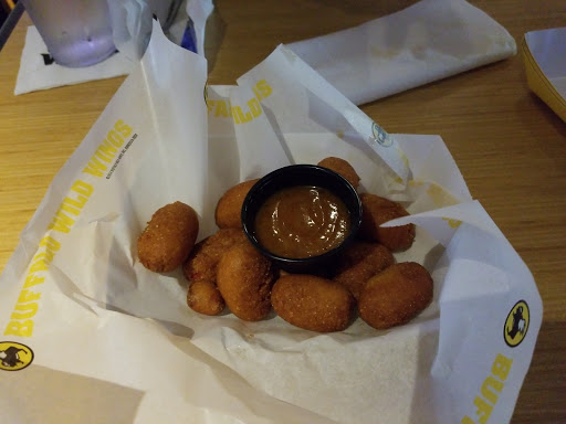 Chicken Wings Restaurant «Buffalo Wild Wings», reviews and photos, 262 E Stroop Rd, Kettering, OH 45429, USA