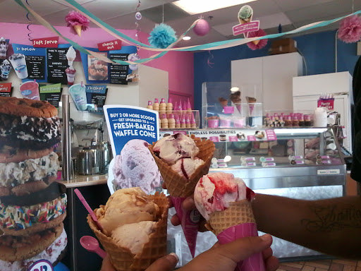 Ice Cream Shop «Baskin-Robbins», reviews and photos, 1172 W Lake Cook Rd, Buffalo Grove, IL 60089, USA