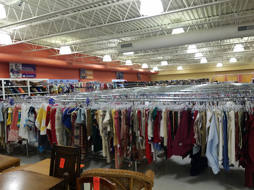 Thrift Store «Goodwill - Minnetonka», reviews and photos, 13820 Wayzata Blvd, Minnetonka, MN 55305, USA