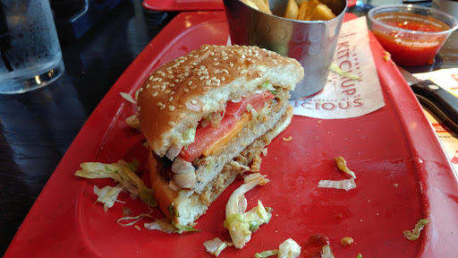 Hamburger Restaurant «Red Robin Gourmet Burgers», reviews and photos, 1101 Alaskan Way, Seattle, WA 98101, USA