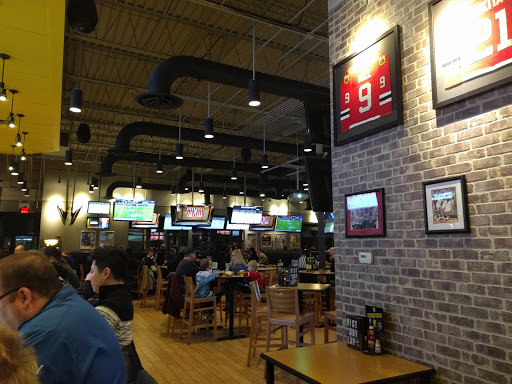 Chicken Wings Restaurant «Buffalo Wild Wings», reviews and photos, 500 E Rollins Rd, Round Lake Beach, IL 60073, USA