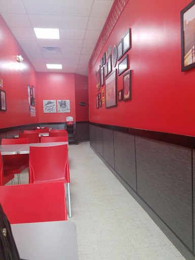 Pizza Restaurant «Pizza Hut», reviews and photos, 500 Spring Valley Dr, Middlebury, IN 46540, USA