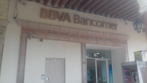 BBVA Bancomer, Portal Guerrero 45, Centro, 59940 Cotija de la Paz, Mich., México, Banco o cajero automático | MICH