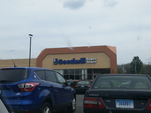 Thrift Store «Goodwill Manchester Store & Donation Station», reviews and photos, 232 Tolland Turnpike, Manchester, CT 06042, USA