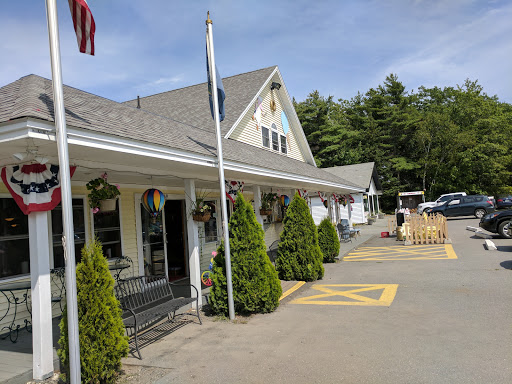 Barbecue Restaurant «MAINELY MEAT ON DREAMWOOD HILL», reviews and photos, 369 ME-3, Bar Harbor, ME 04609, USA