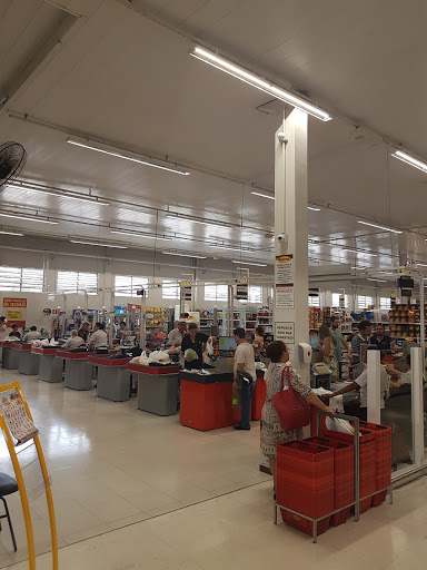 Supermercado Jacomar - Xaxim, R. Francisco Derosso, 2652 - Xaxim, Curitiba - PR, 81720-000, Brasil, Lojas_Mercearias_e_supermercados, estado Parana