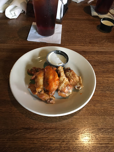 Chicken Wings Restaurant «Wild Wing Cafe - Mt. Pleasant», reviews and photos, 644 Coleman Blvd, Mt Pleasant, SC 29464, USA
