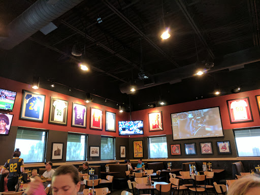 Chicken Wings Restaurant «Buffalo Wild Wings», reviews and photos, 949 N Lexington-Springmill Rd, Ontario, OH 44906, USA