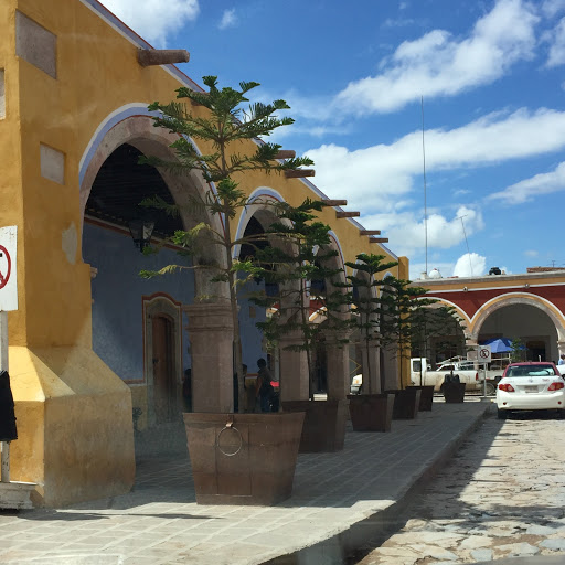 Sitio Juárez, Av. Hidalgo Sn, Centro, 99100 Sombrerete, Zac., México, Servicio de taxi | ZAC