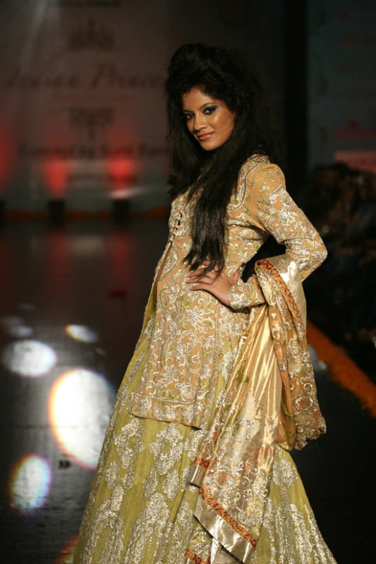 HOT Indian models ramp @ Launch of ‘Indian Princess Fashion’ 2011