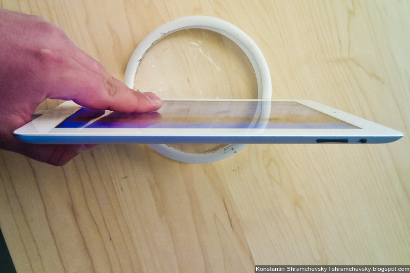 Apple iPad 2 iOS 4.3 Photo White Black Garageband Safari