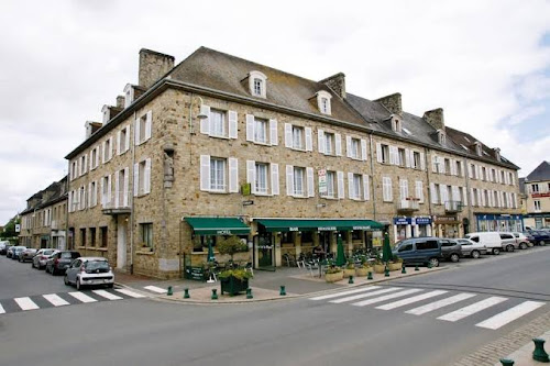 hôtels Logis Hôtel de la Place Les Monts d'Aunay
