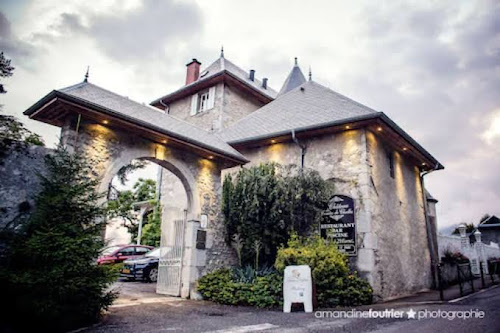 hôtels Château des Comtes de Challes Challes-les-Eaux