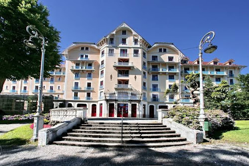 hôtels Terres de France - Appart Hotel Le Splendid Allevard