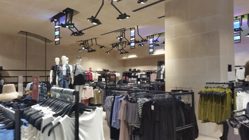 H&M