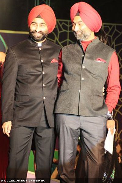 Shivinder Mohan Singh (L) and Malvinder Mohan Singh during the inauguration of Mamma Mia by Fortis Healthcare Ltd in the capital.