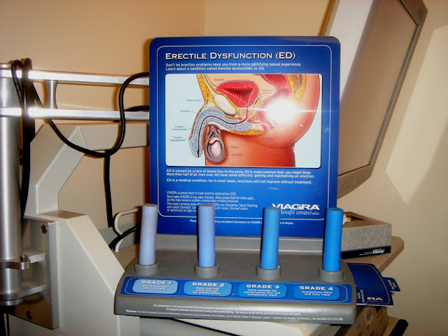 Урологи. Мыши. Девушка. 