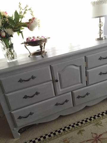 painted dresser Annie Sloan Pairs Grey
