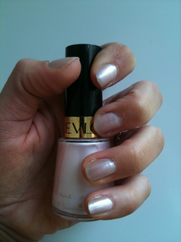 Nails of the day: Revlon Frostiest Pink | Blog Me Beautiful