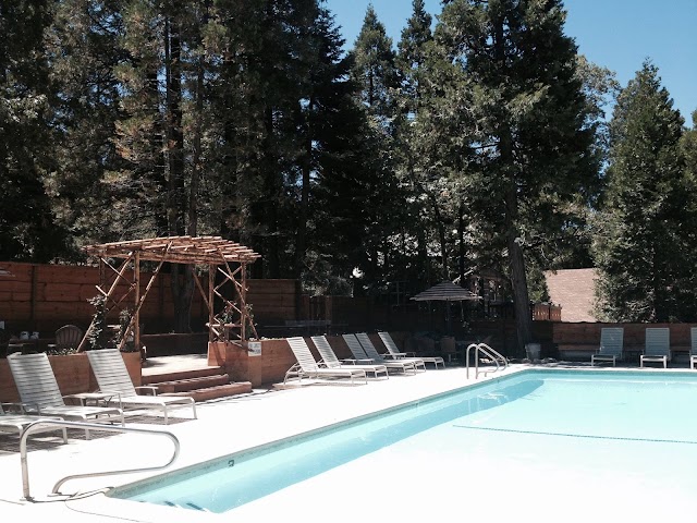 Arrowhead Pine Rose Cabins