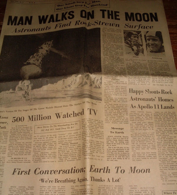 Photo : 1969年7月21日の新聞