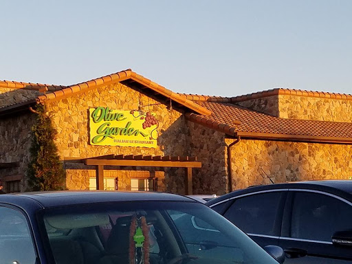 Restaurant «Olive Garden», reviews and photos, 4111 National Rd E, Richmond, IN 47374, USA
