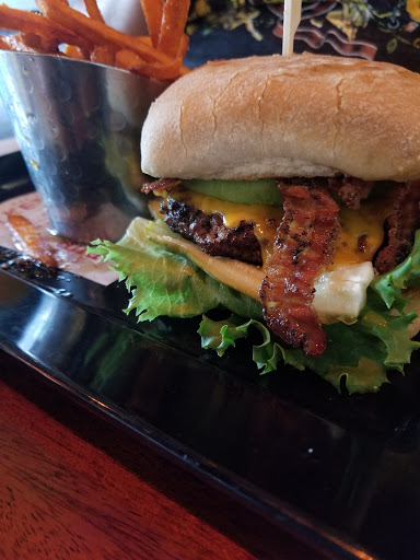 Hamburger Restaurant «Red Robin Gourmet Burgers», reviews and photos, 12007 Harbor Blvd, Garden Grove, CA 92840, USA